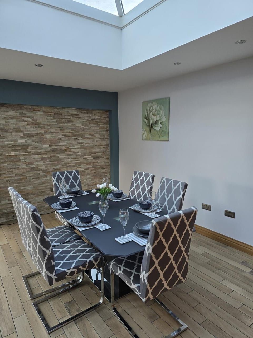 The Headley Manor Lux 6-Bedroom Home in Oxford House in Oxford