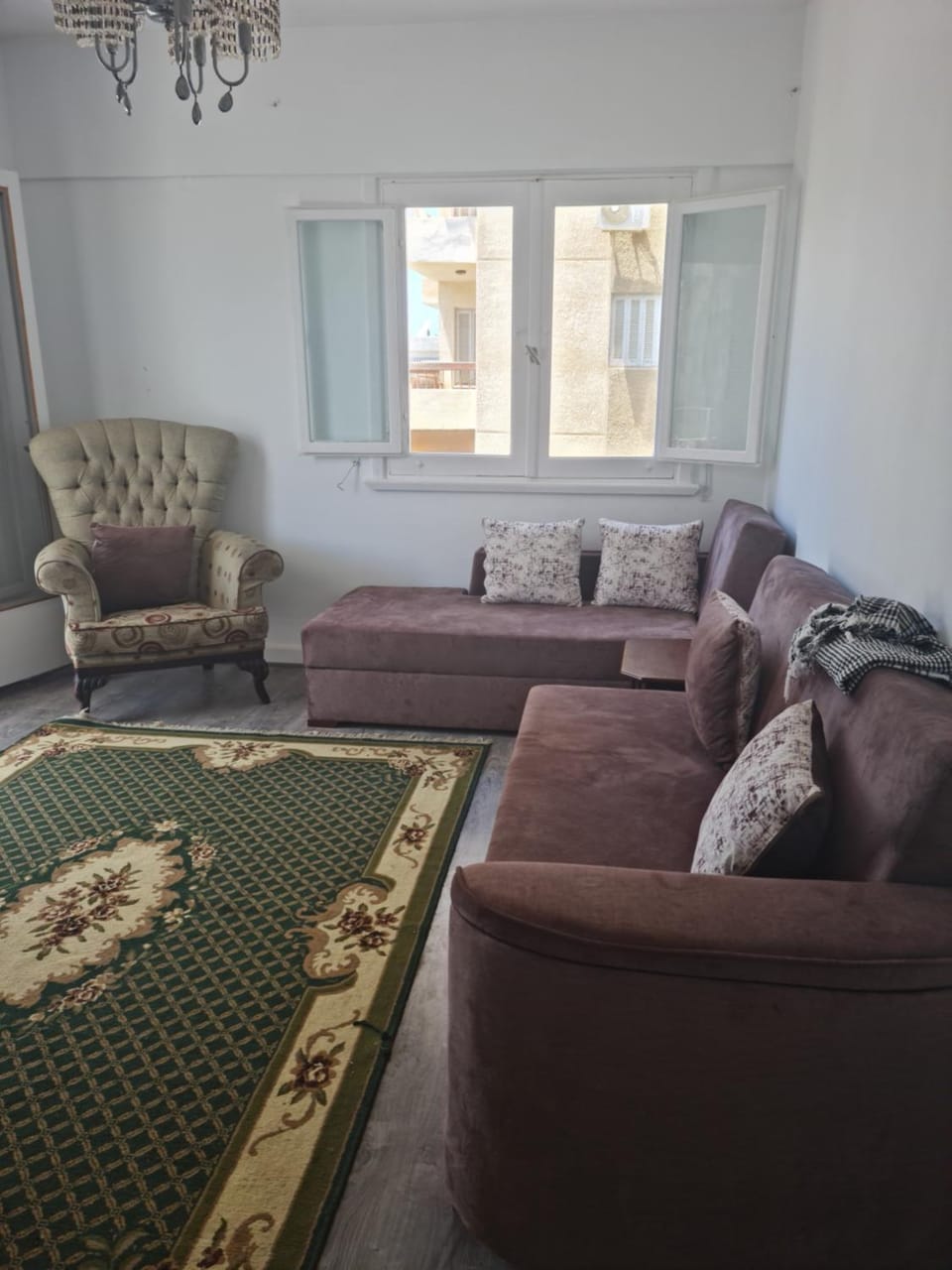 Living room, Breakfast