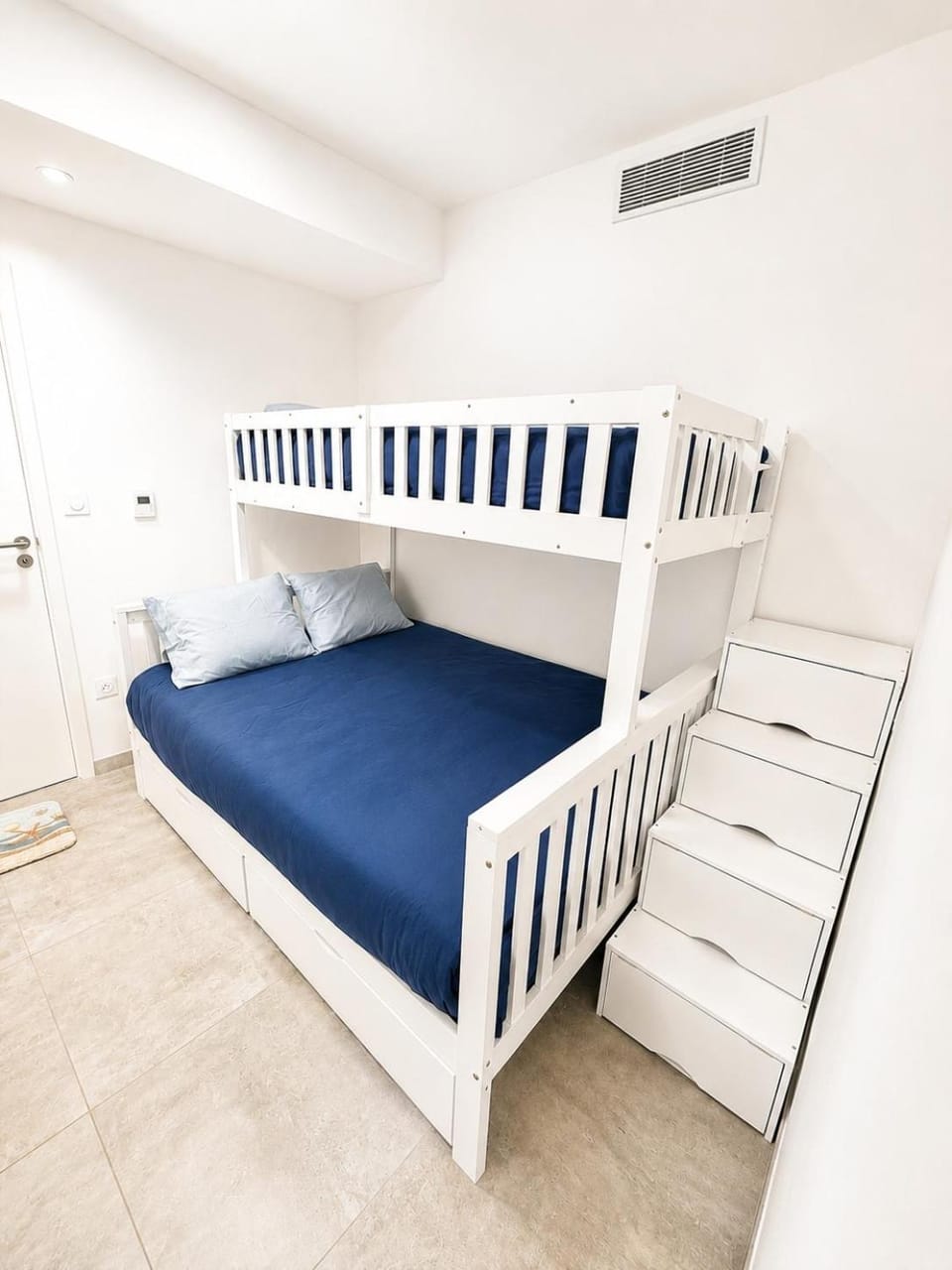 Bed, Photo of the whole room, Bedroom, bunk bed, heating, storage, air conditioner