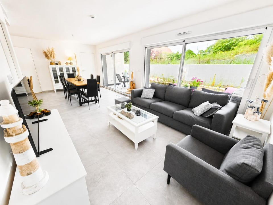TV and multimedia, Living room, Dining area, Garden view, heating, internet, air conditioner