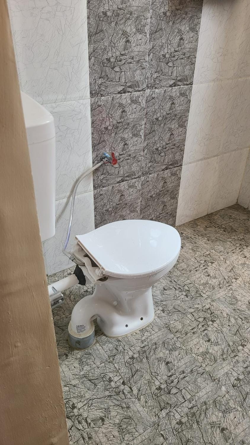 1bedroom in 2bhk Apartment Royal Plaza Golf city Apartment in Lucknow