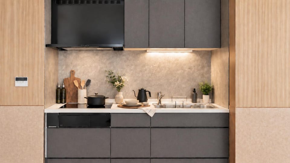 Coffee/tea facilities, Kitchen or kitchenette, stove