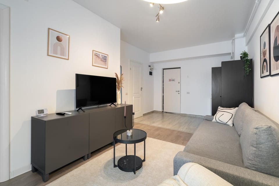 Communal lounge/ TV room, TV and multimedia, Living room, Seating area, Evening entertainment
