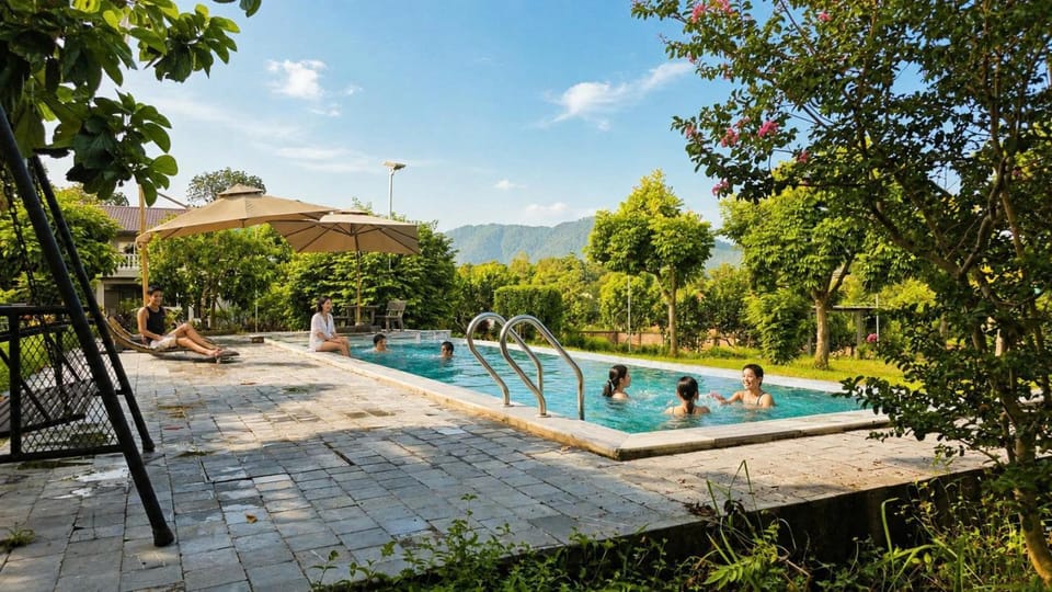 Pool view, Swimming pool, sunbed