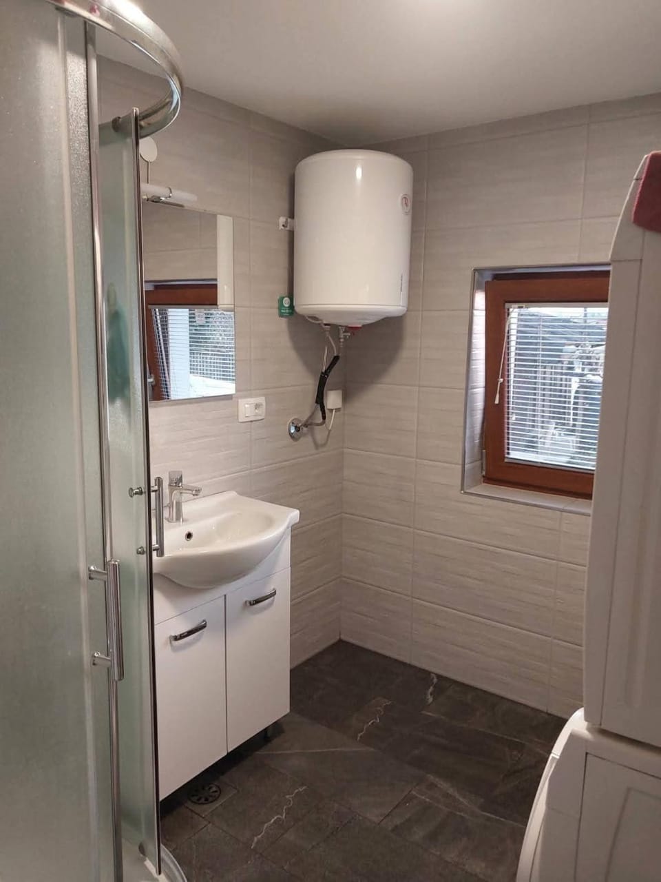 Shower, Bathroom, towels, washing machine, dryer