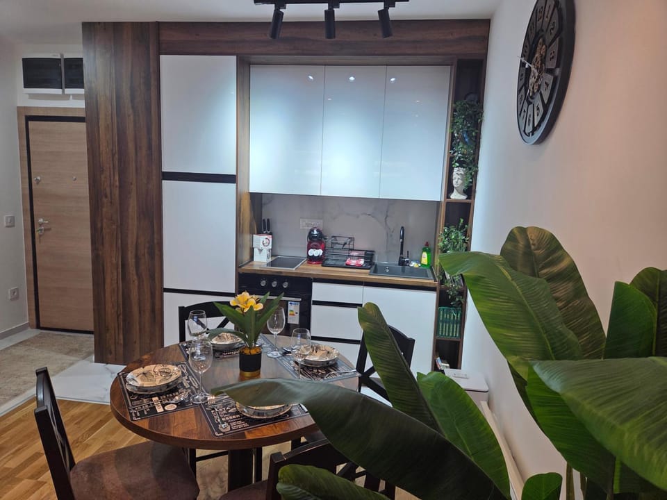 Kitchen or kitchenette, Living room, Seating area, Dining area, minibar