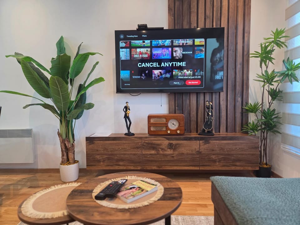 TV and multimedia, Living room, Seating area
