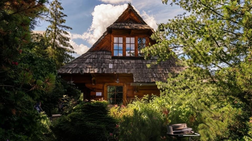 Property building, Spring, Day, Natural landscape, Garden, Garden view