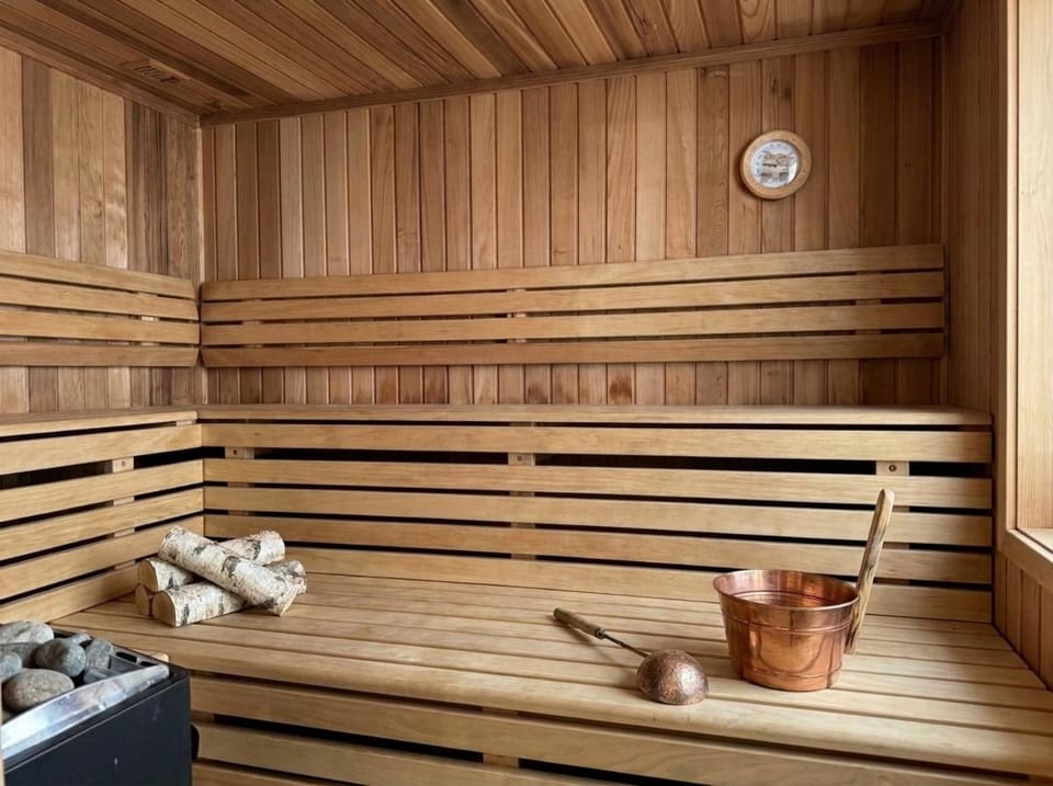 Bathroom, Dining area