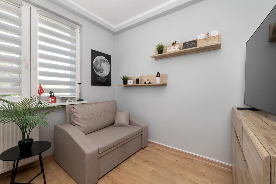 Seating area, Bedroom