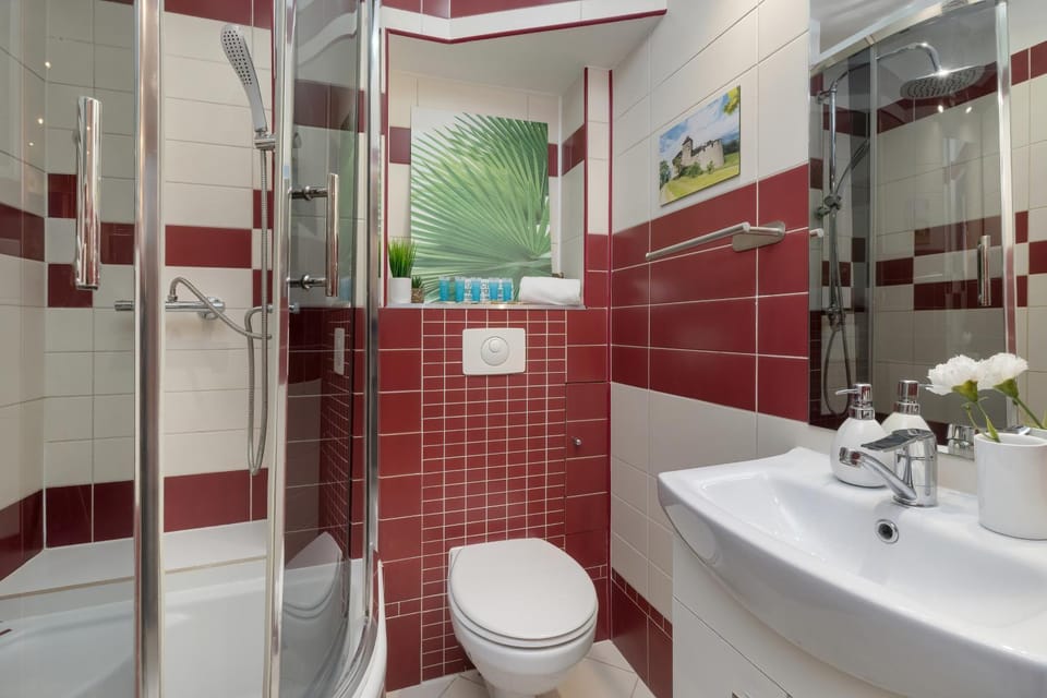Shower, Toilet, Bathroom