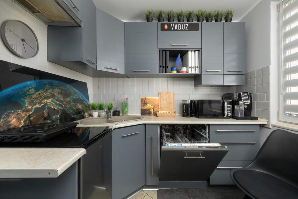Kitchen or kitchenette, oven, stove