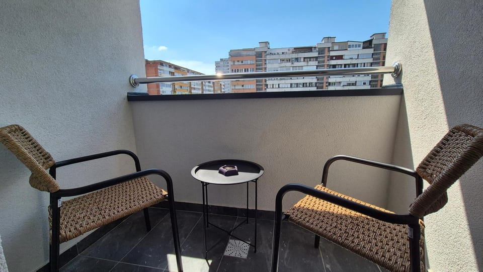 View (from property/room), Balcony/Terrace, Seating area