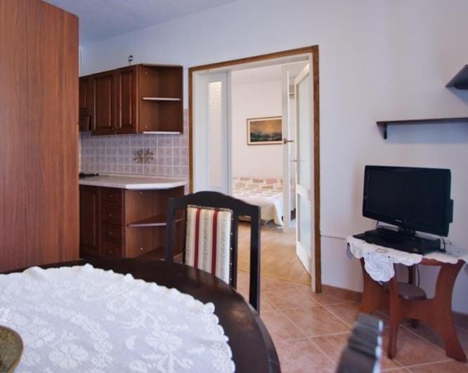 TV and multimedia, Kitchen or kitchenette, Dining area