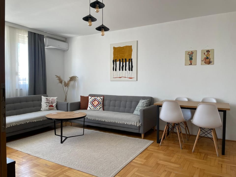 Central Rooftop with guaranteed parking garage Apartment in Europe