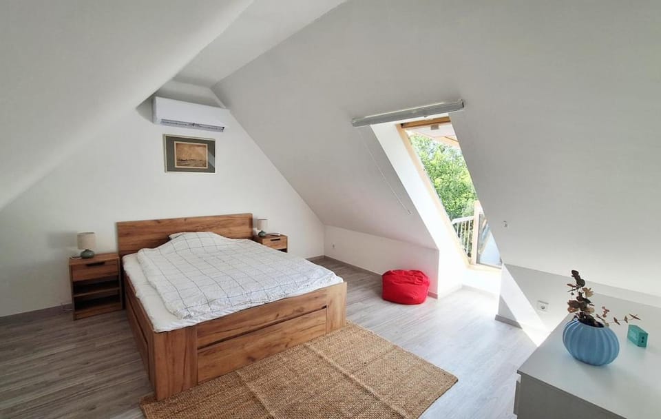 Top Floor 4ppl Loft Lelle w AC by NW Apartment in Hungary