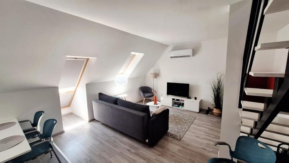Top Floor 4ppl Loft Lelle w AC by NW Apartment in Hungary