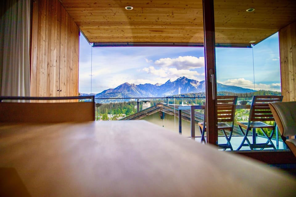 Balcony/Terrace, Hiking, Mountain view