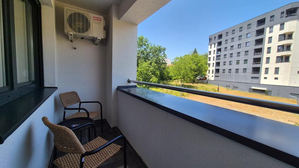 View (from property/room), Balcony/Terrace, Seating area