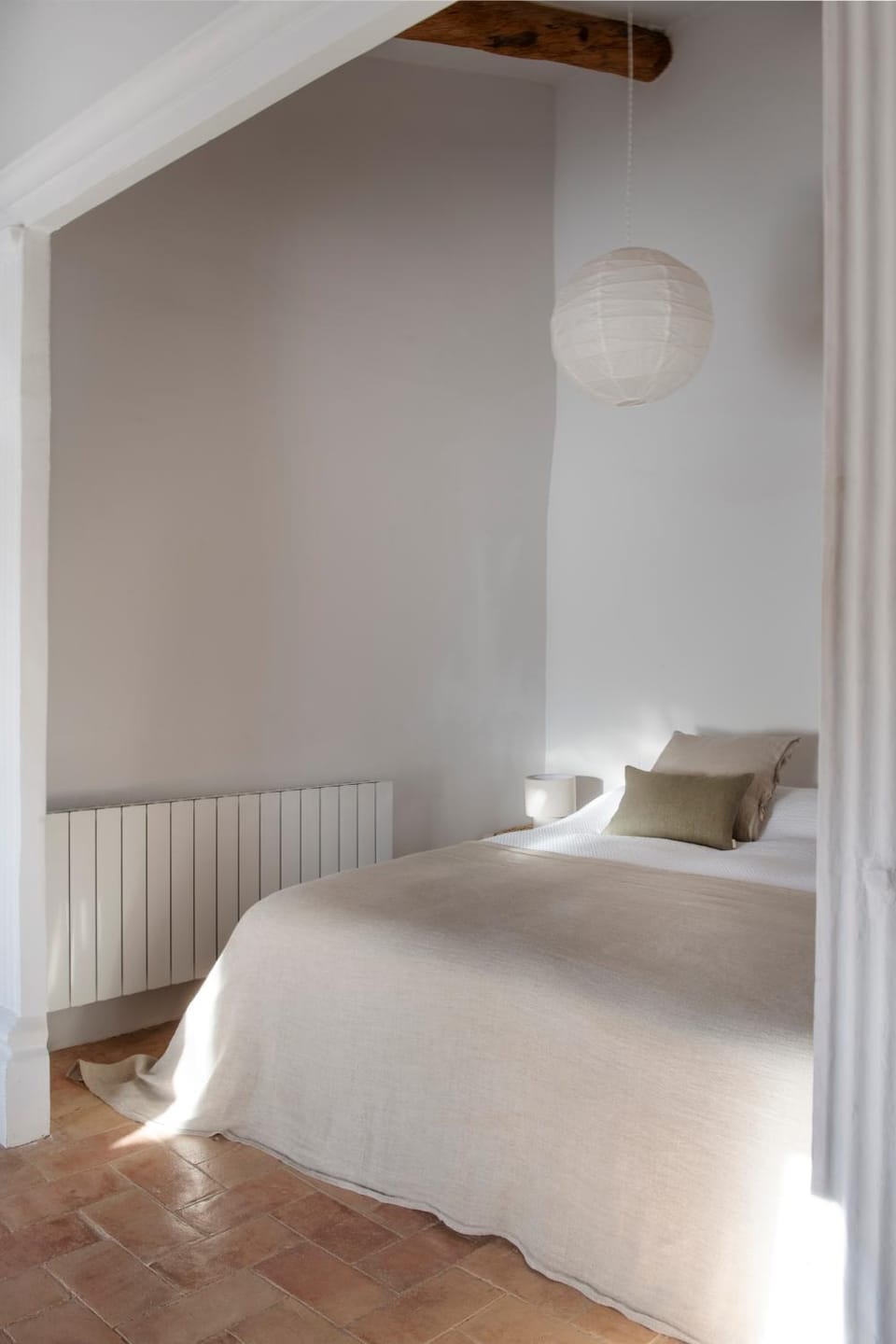Bedroom, heating