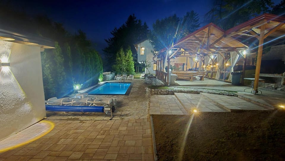 Garden, Swimming pool