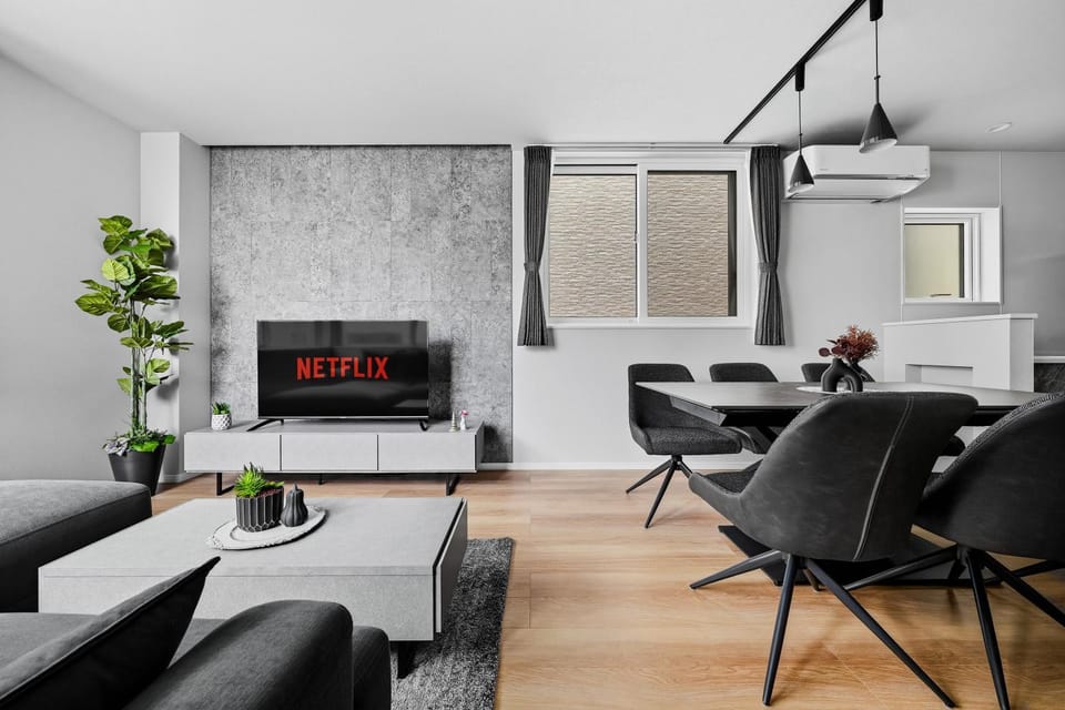 TV and multimedia, Living room, Dining area
