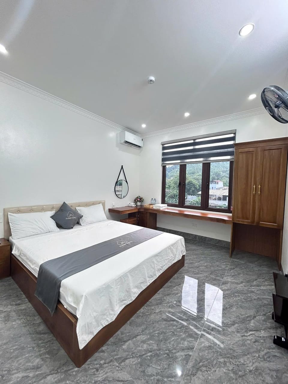 Photo of the whole room