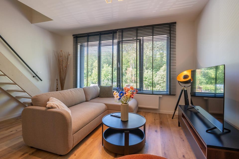 Beautiful and spacious renovated home for 10 House in Ostend