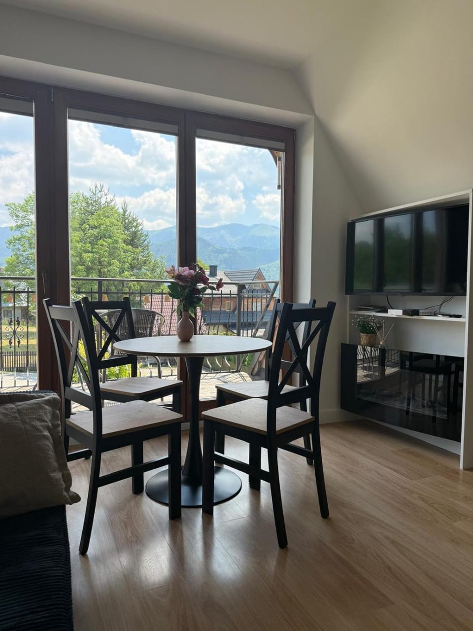 Zawrat apartament-studio z widokiem na Giewont Apartment in Lesser Poland Voivodeship