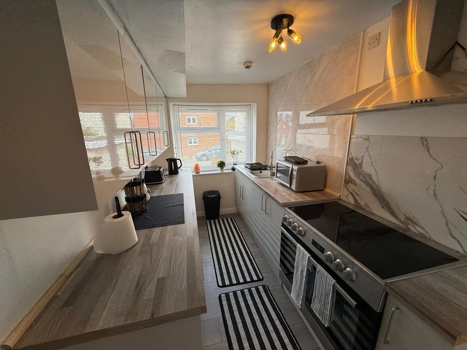 Grande Italia Rooms Comfort Italian Hospitality 4 Bed and Breakfast in Stroud