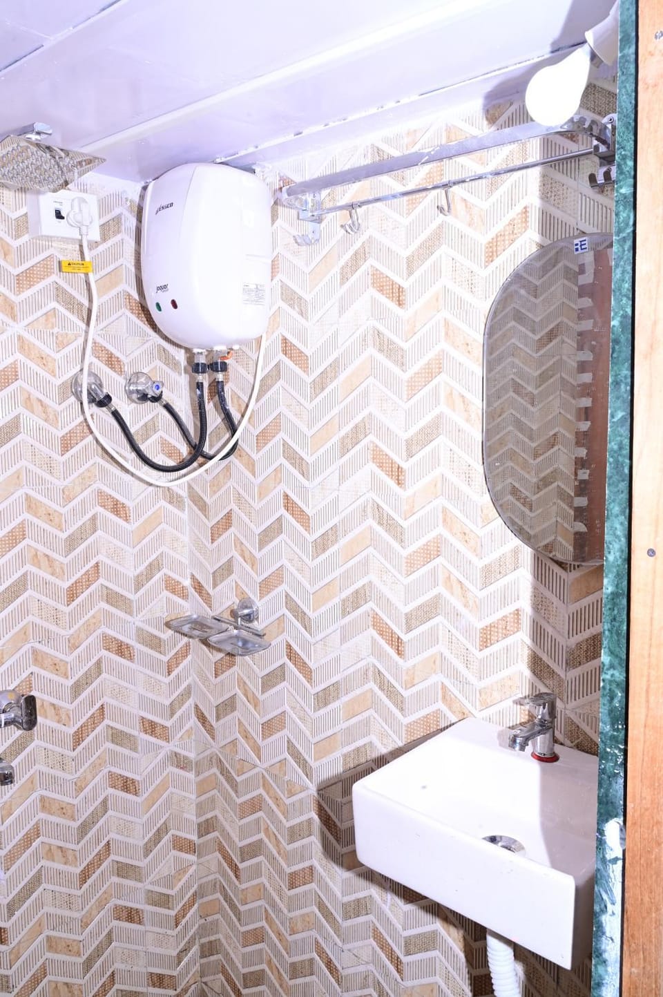 HostelHuez Hostel in Mumbai
