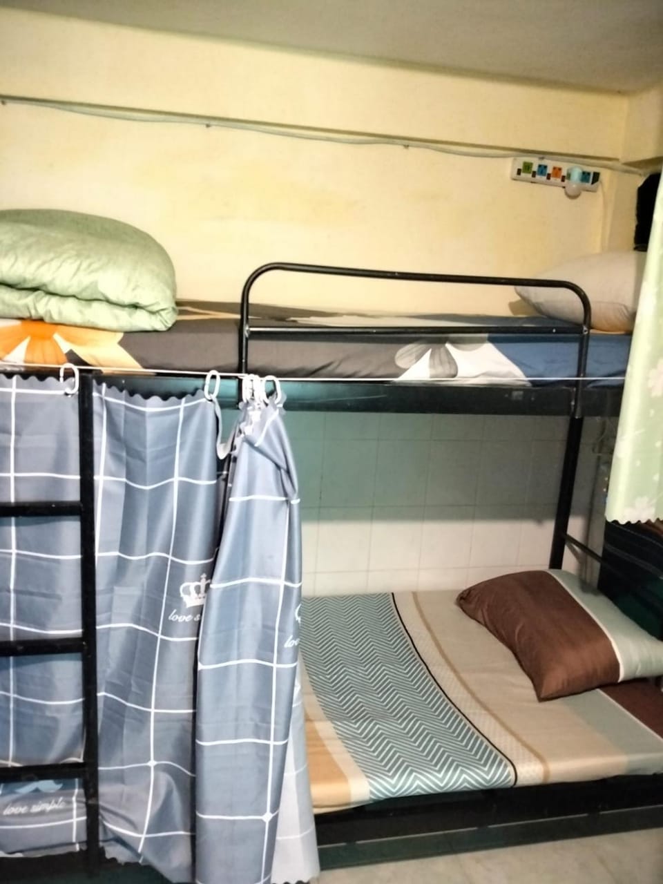 Bed, bunk bed