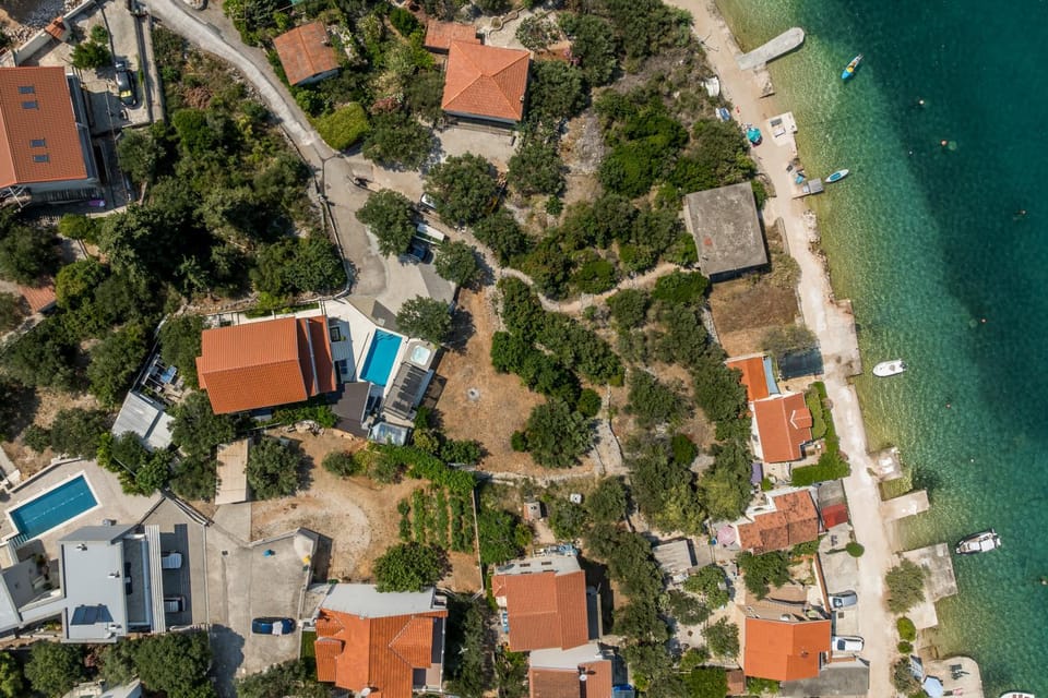 Property building, Neighbourhood, Sea view, Swimming pool
