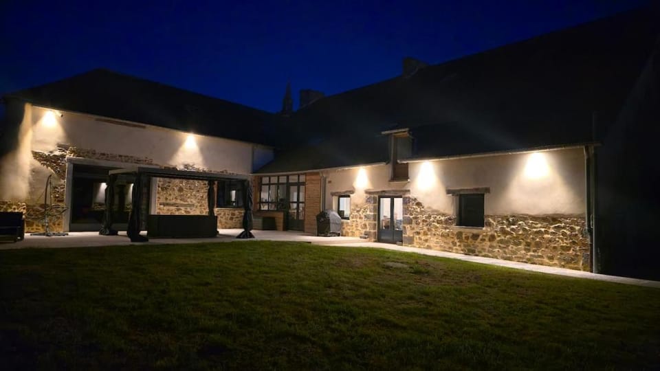 Maison avec piscine intérieure, Rennes Saint-Malo House in Brittany
