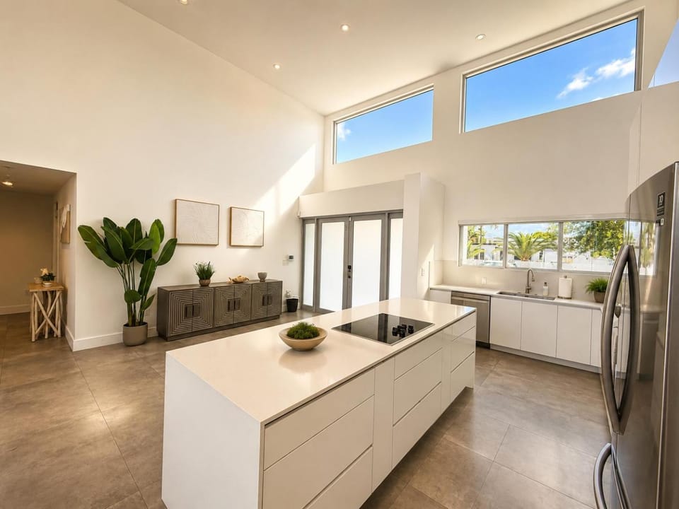Villa Nerissa, Luxury 4BR Oasis in Miami Villa in North Bay Village