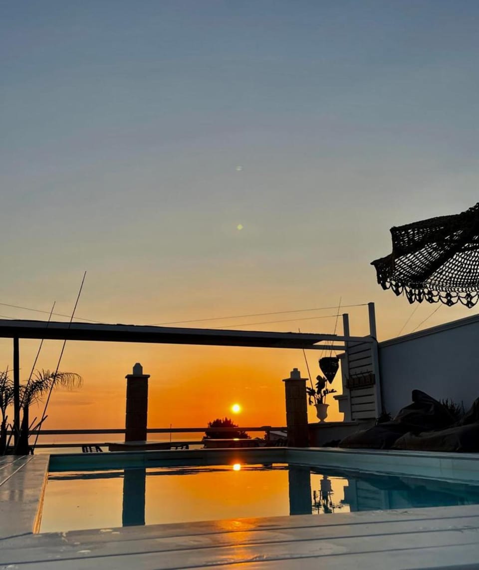 Balcony/Terrace, Sea view, Swimming pool, Sunrise