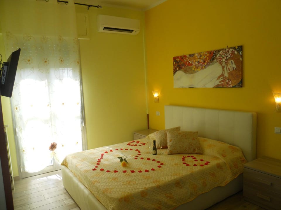 Bathroom, Balcony/Terrace, Balcony/Terrace, Bedroom