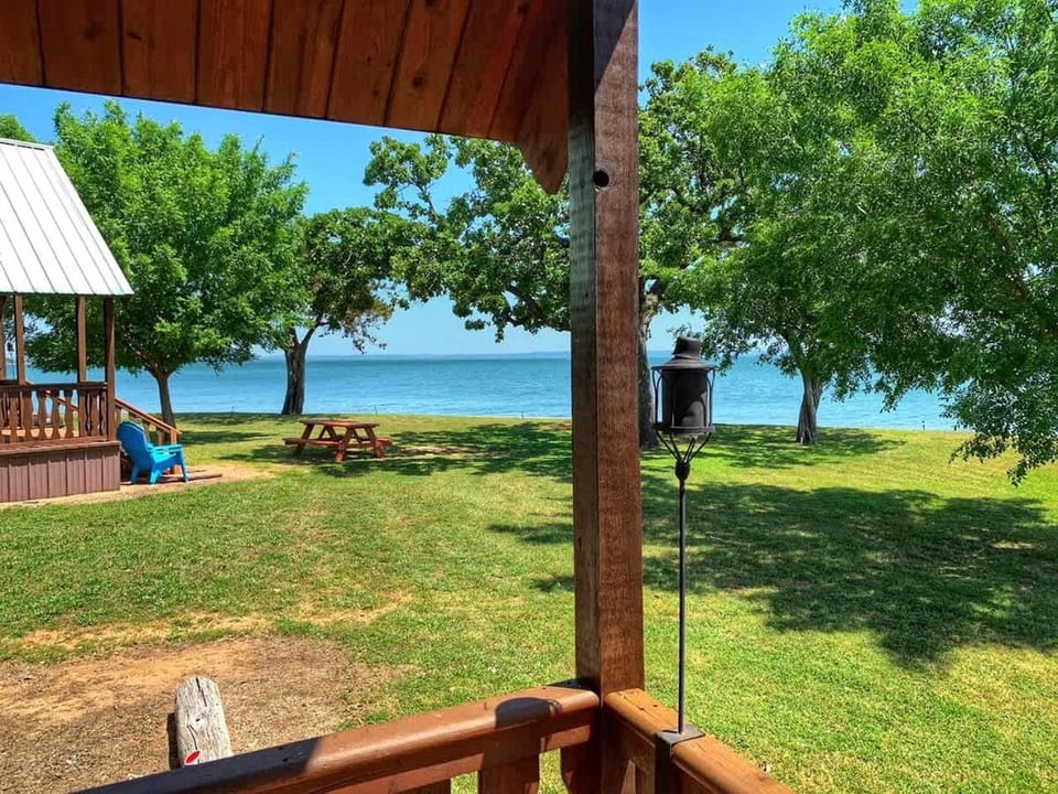 Tranquil Lake Buchanan Cabin with Hot Tub and Panoramic Hill Country Views in Texas Cabin in Lake Buchanan