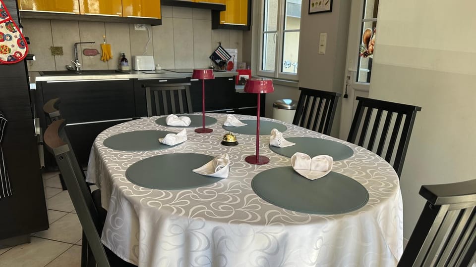 Kitchen or kitchenette, Living room, Dining area