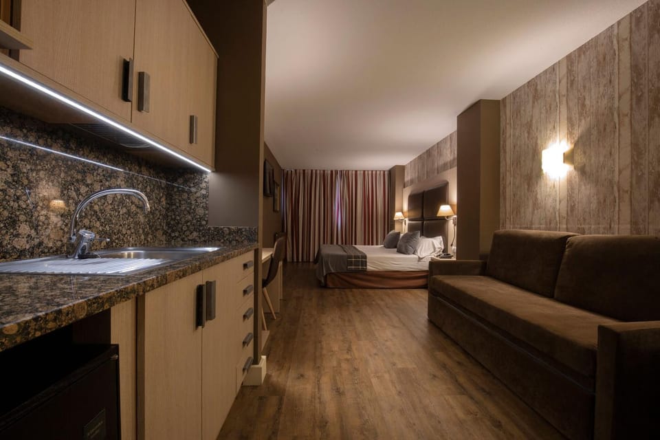Kitchen or kitchenette, Photo of the whole room
