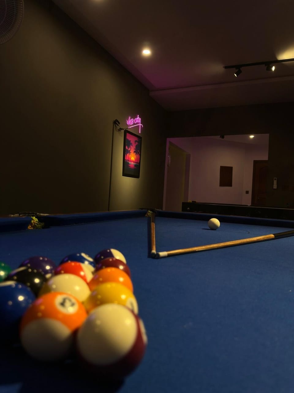 Billiard, Game Room