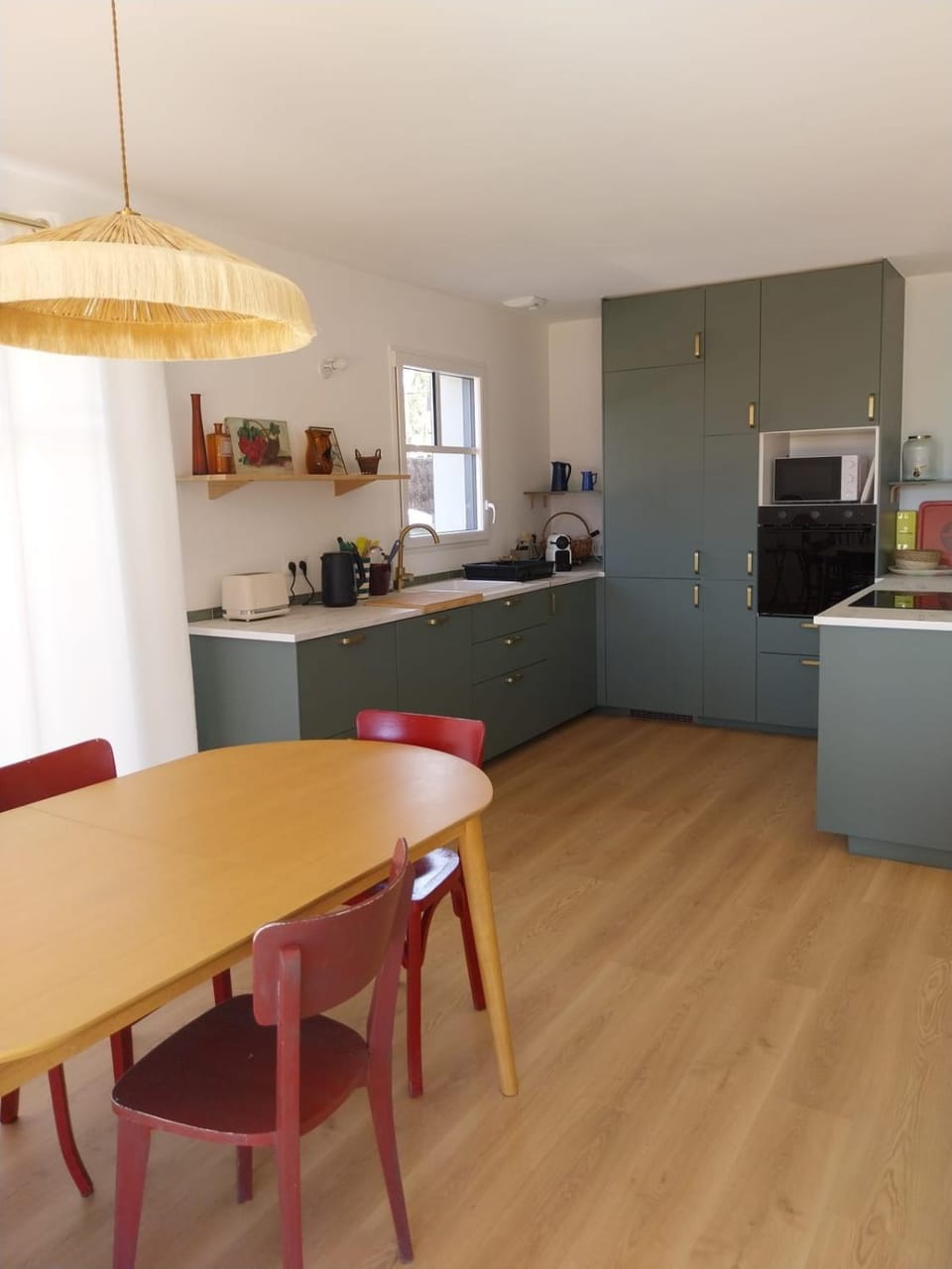 New Home 3-Min Walk to Beach & Large Garden House in La Turballe