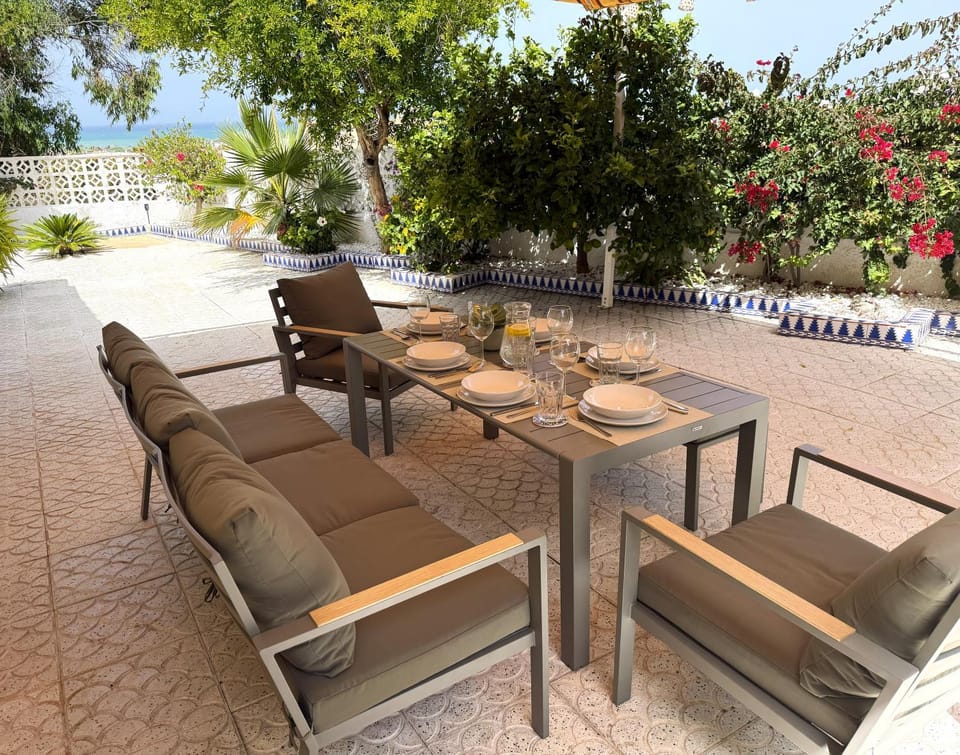 Patio, Summer, Garden, Seating area, Dining area, furniture