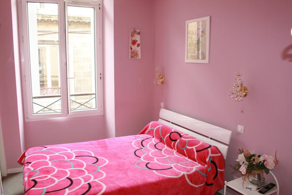Day, Photo of the whole room
