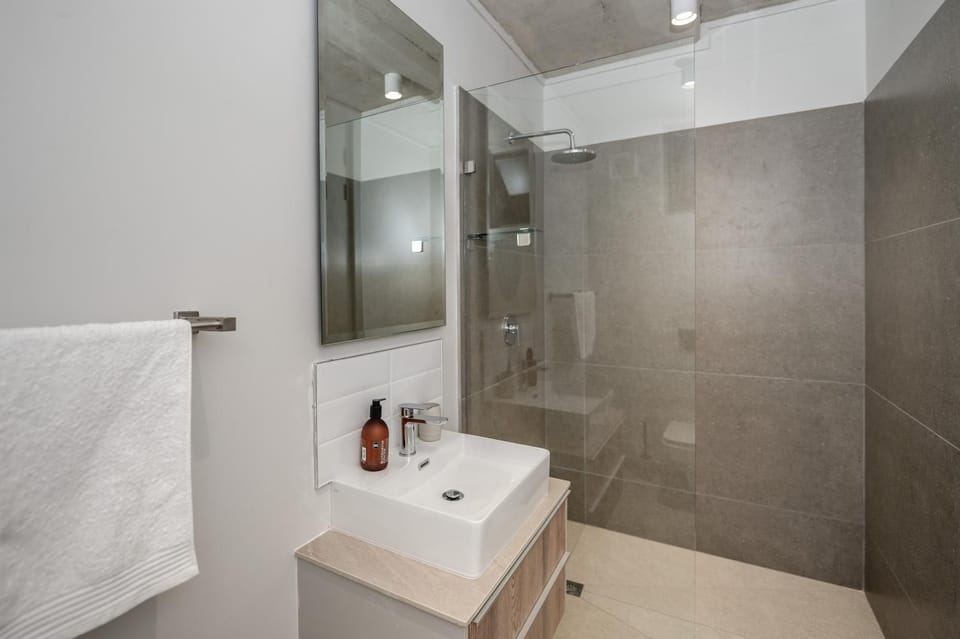 Bathroom, Bath