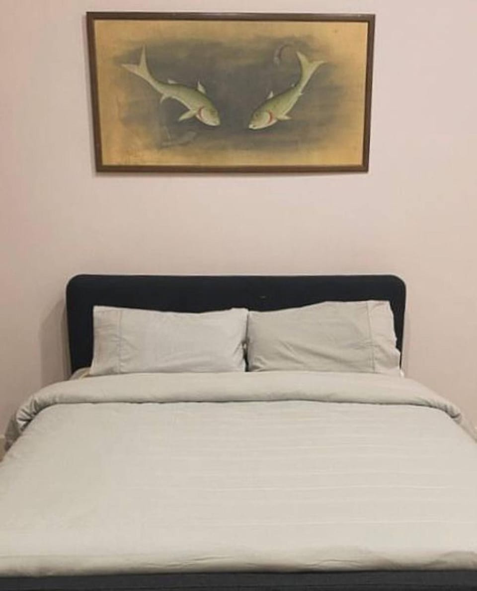 Bed, Animals, Bedroom