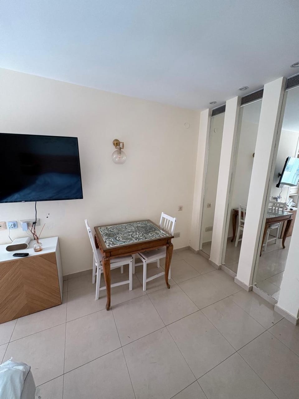 חדר לים הרצליה Apartment in Herzliya