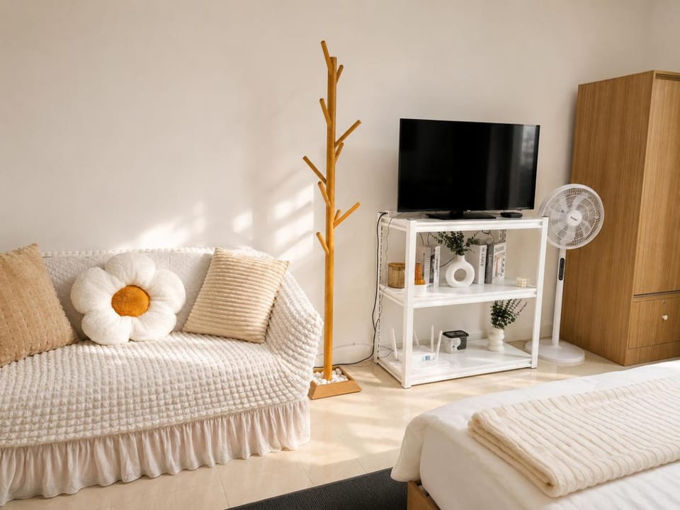 Communal lounge/ TV room, TV and multimedia, Bedroom