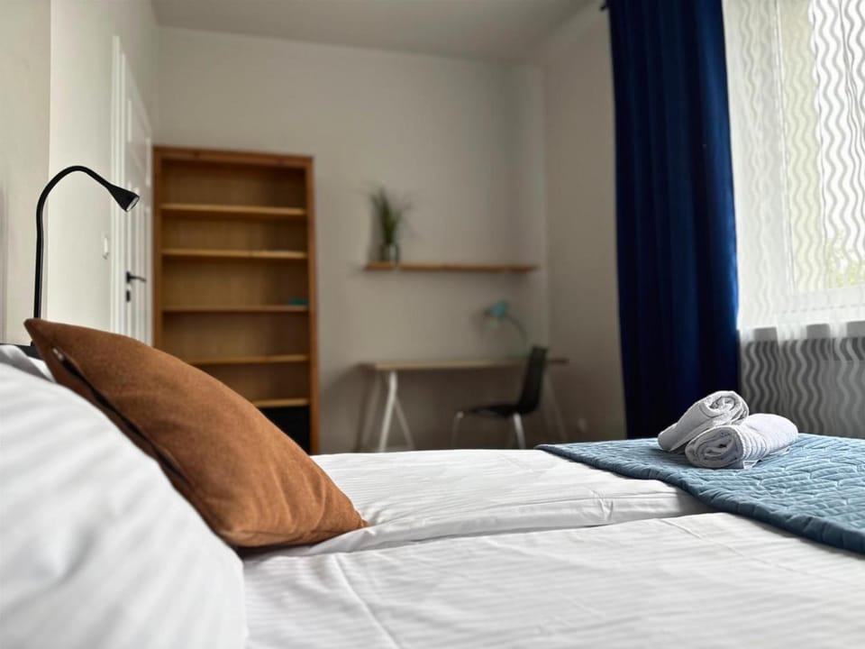 Bed, Living room, Photo of the whole room, Seating area, Bedroom