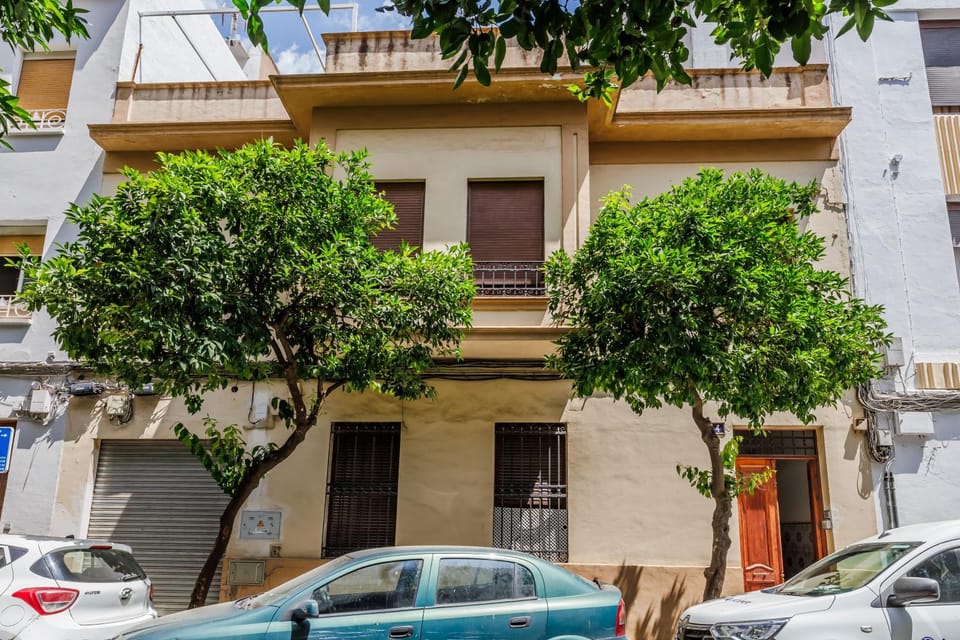 Property building, Off site, Location